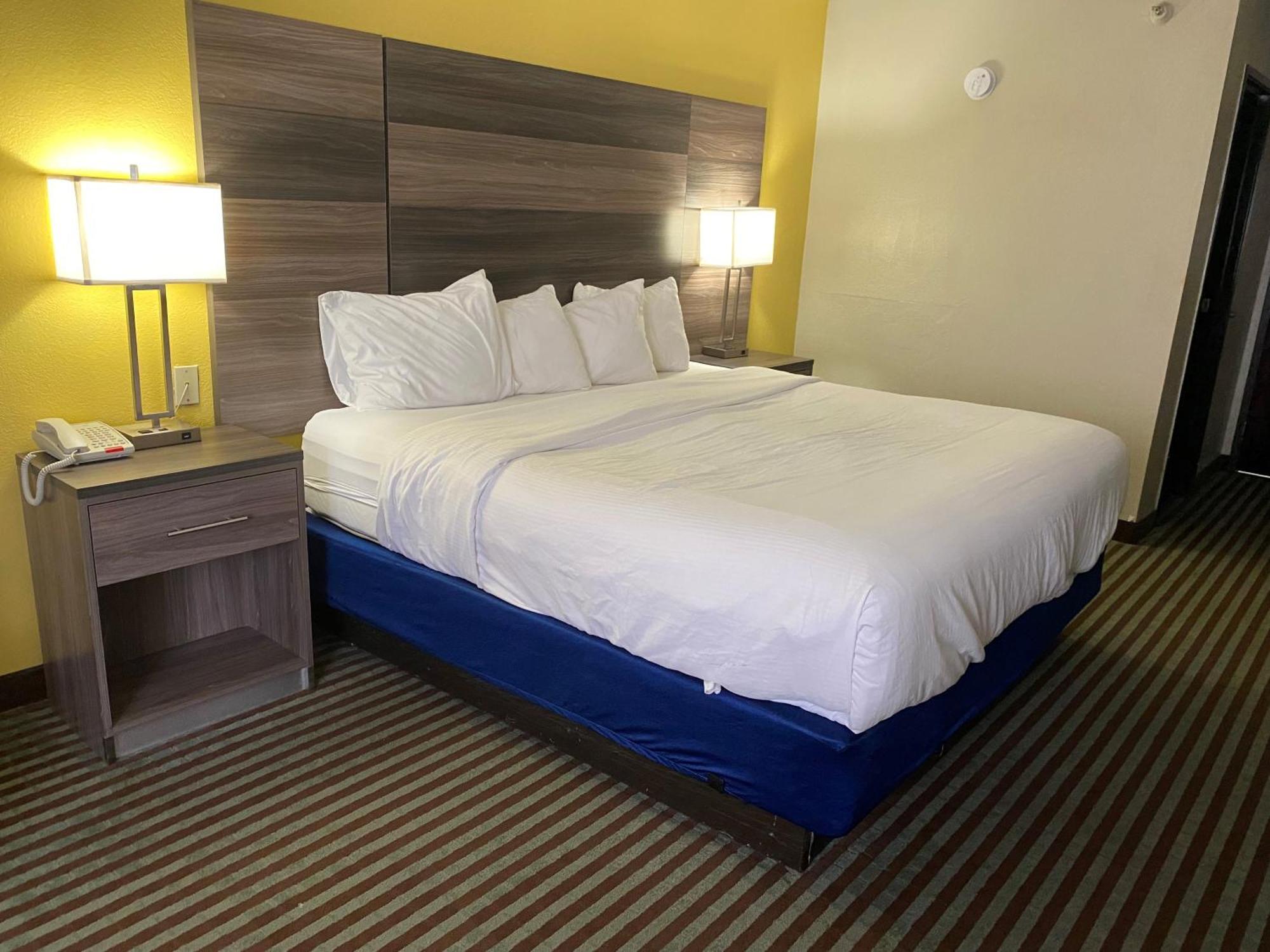 Hotel Baymont By Wyndham Airport