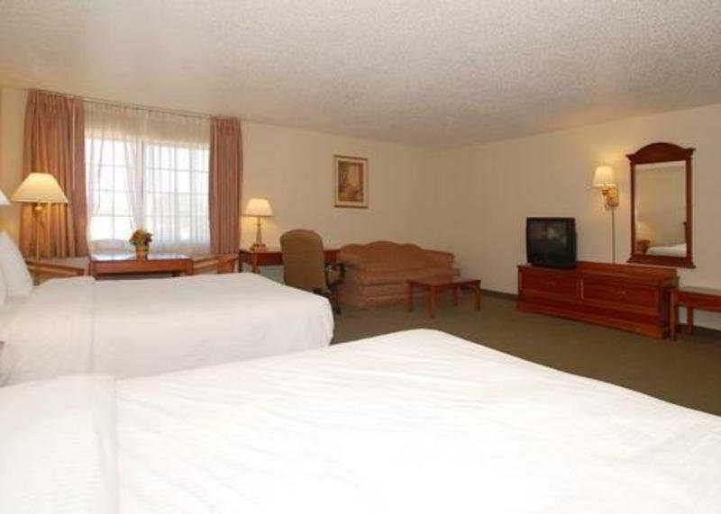 Hotel Baymont By Wyndham Airport