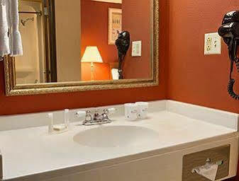 Hotel Baymont By Wyndham Airport